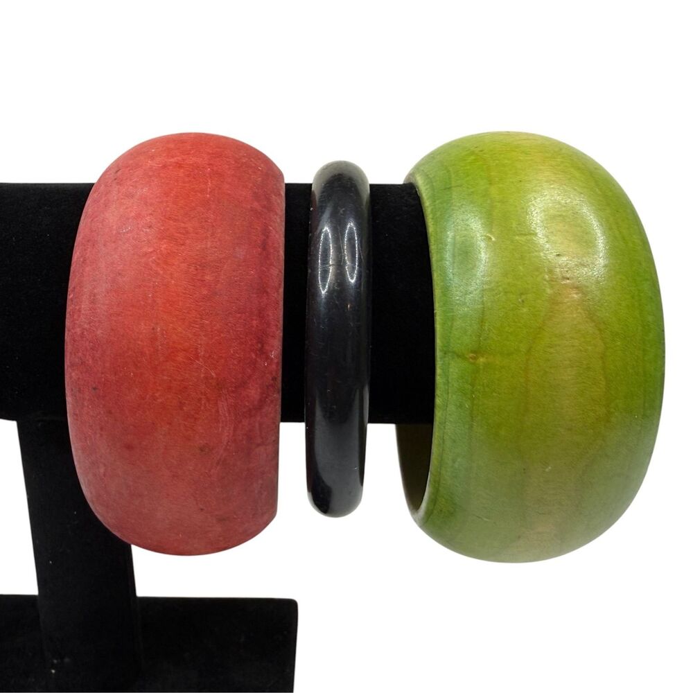 Set of 3 Fashion Bangle Bracelets Red Green Wood & Black Plastic Stackable Sz 8